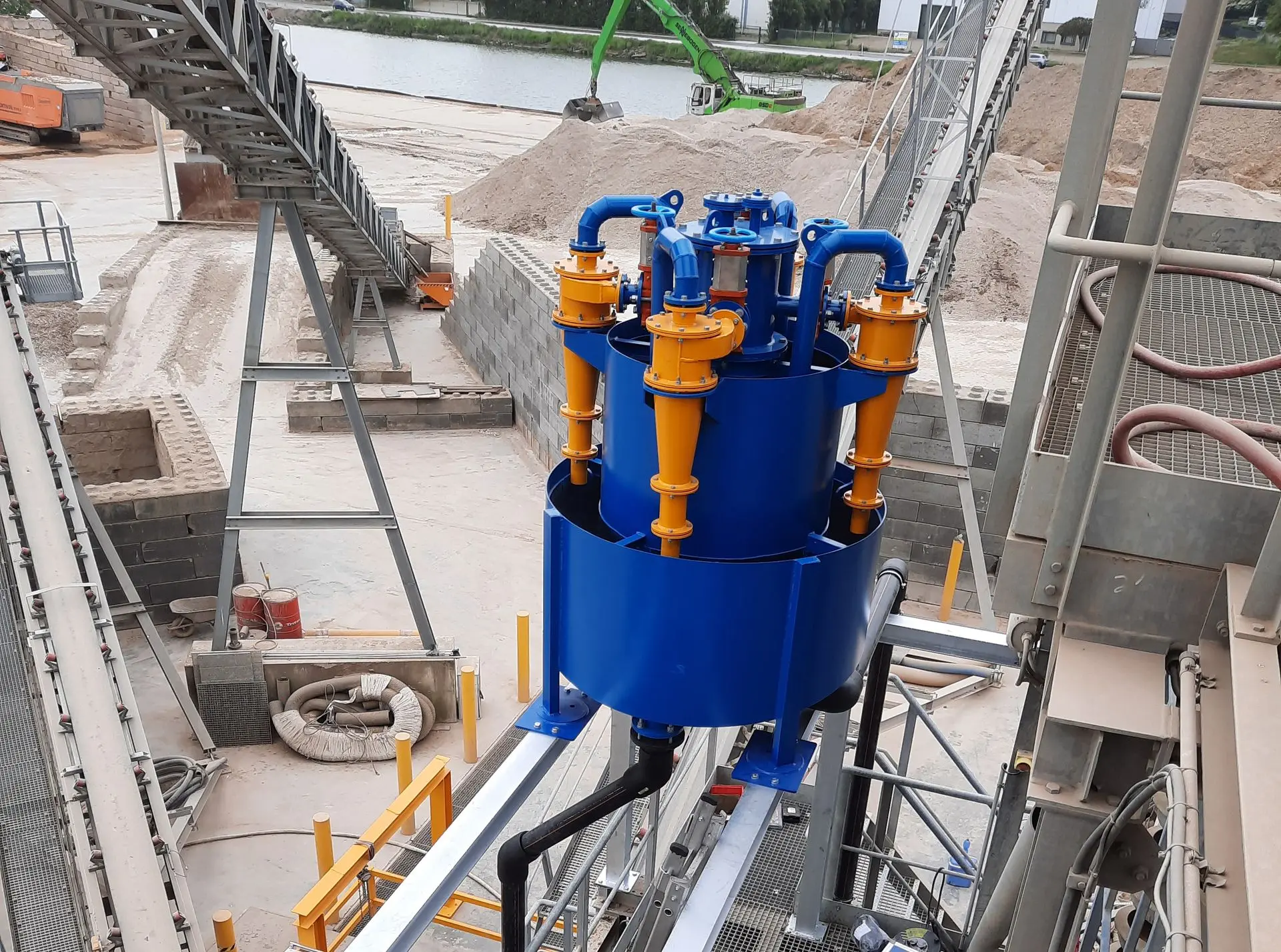 Maximizing fine sand recovery in soil recycling